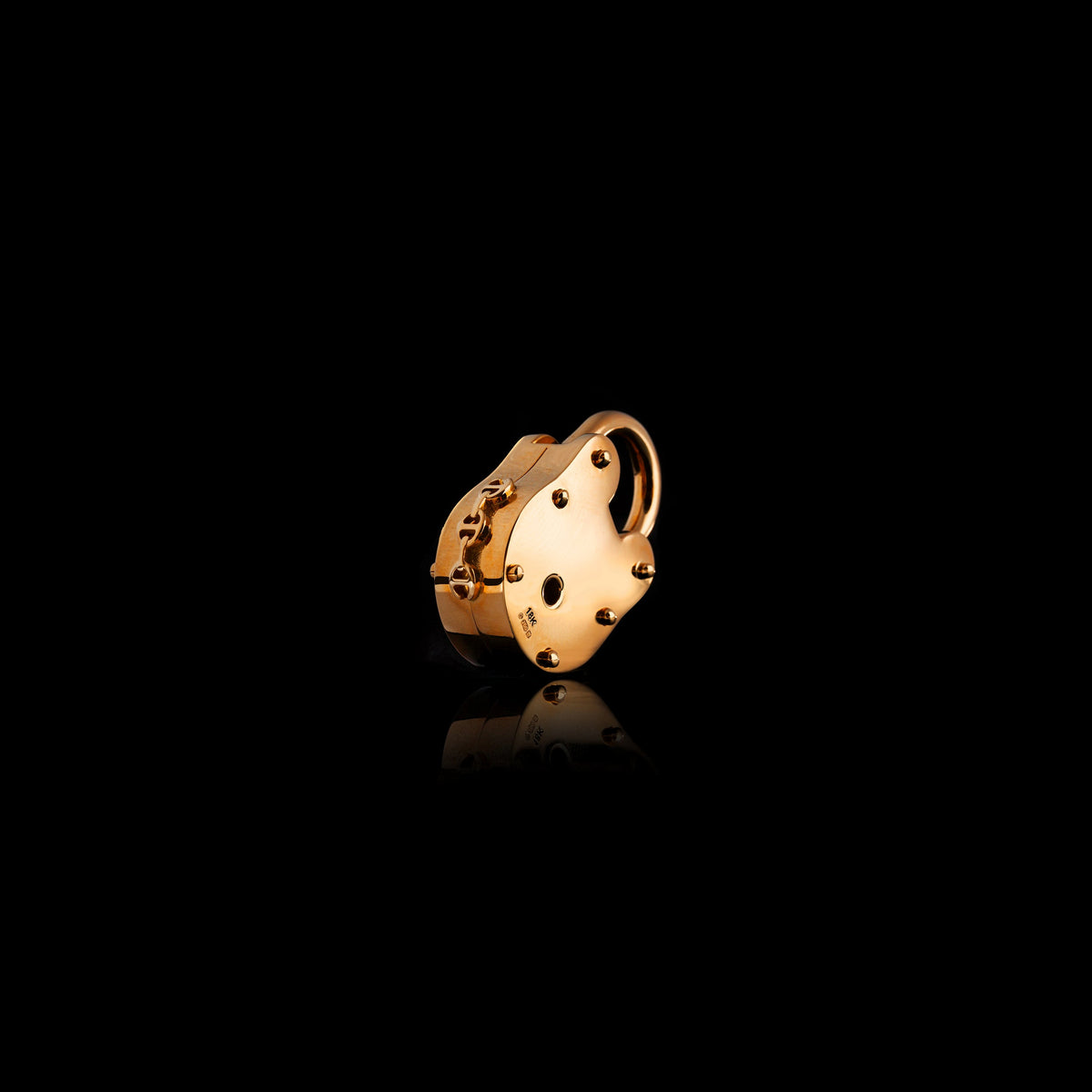 19mm Lock pendant in 18K rose gold, back view