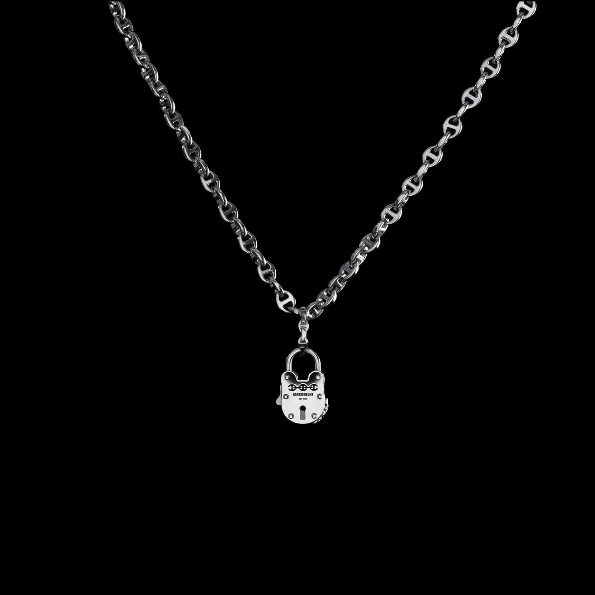19mm Lock pendant in 18K white gold, hanging