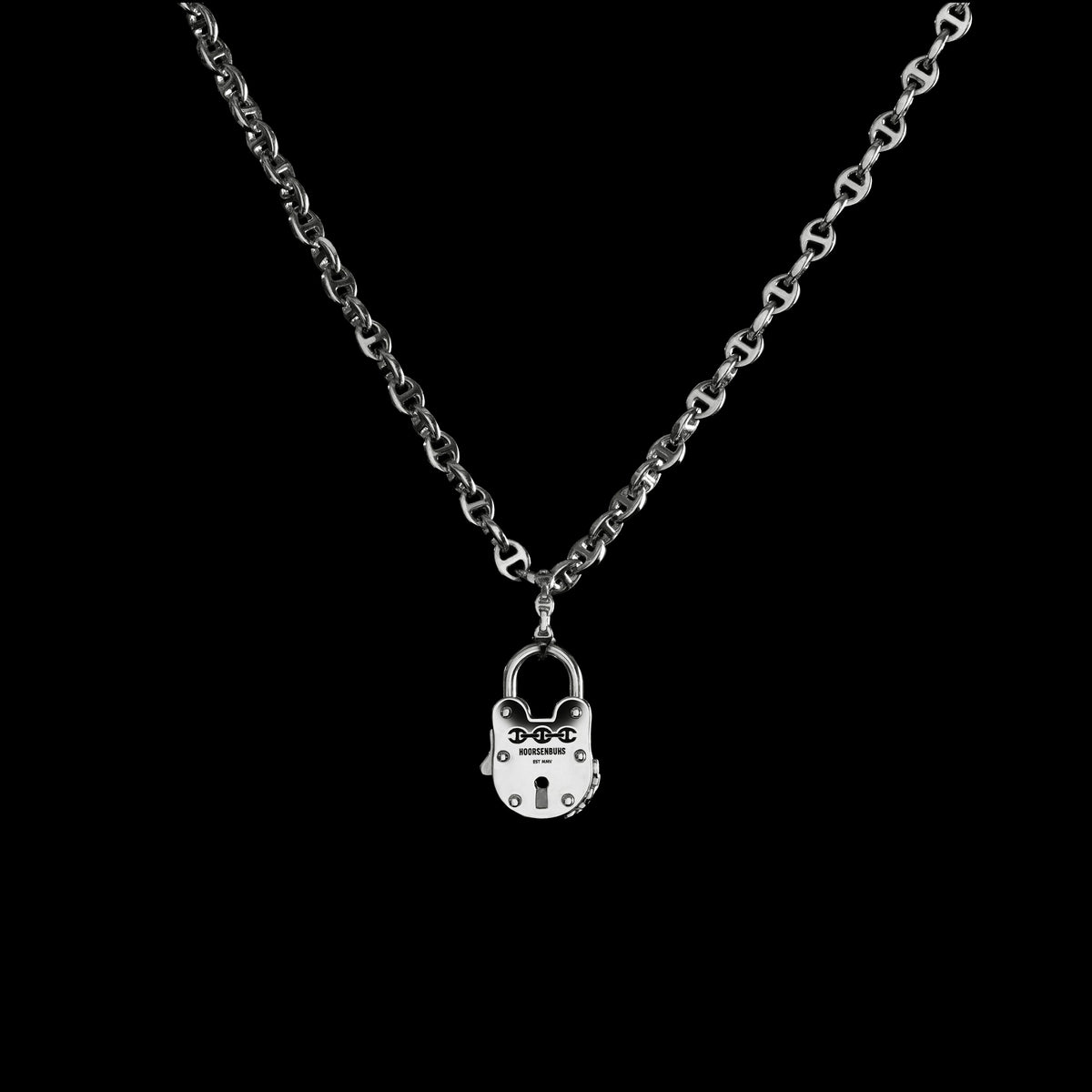 25mm Lock pendant in sterling silver, hanging