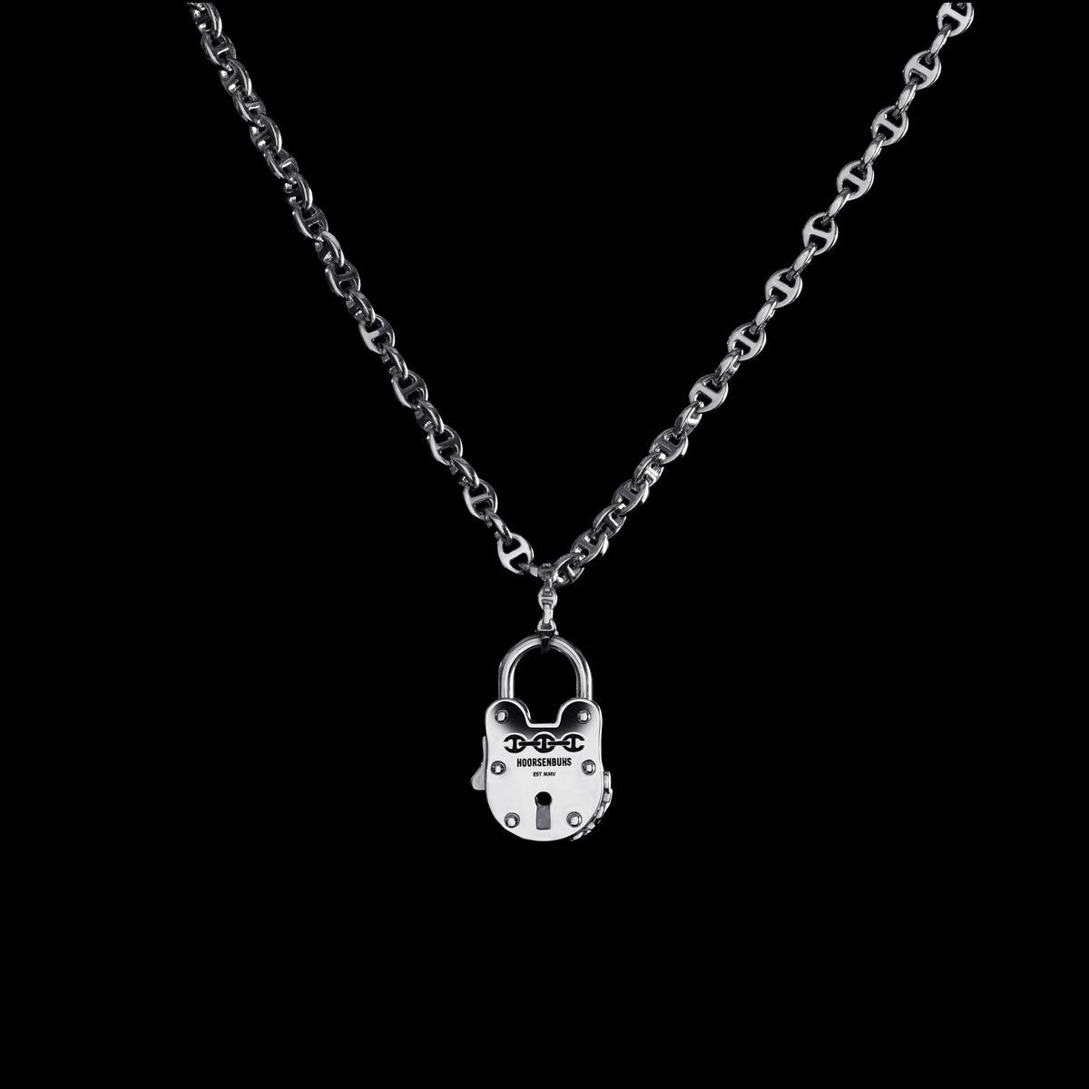 30mm Lock pendant in 18K white gold, hanging