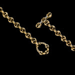 ID Bracelet in 18K yellow gold, toggle closure detail
