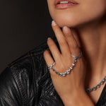 Bonded 3mm Open-Links with Five Link Pave ring in 18K gold, detail