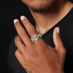 Quad Link Antiquated ring in 18K white gold, worn on the hand