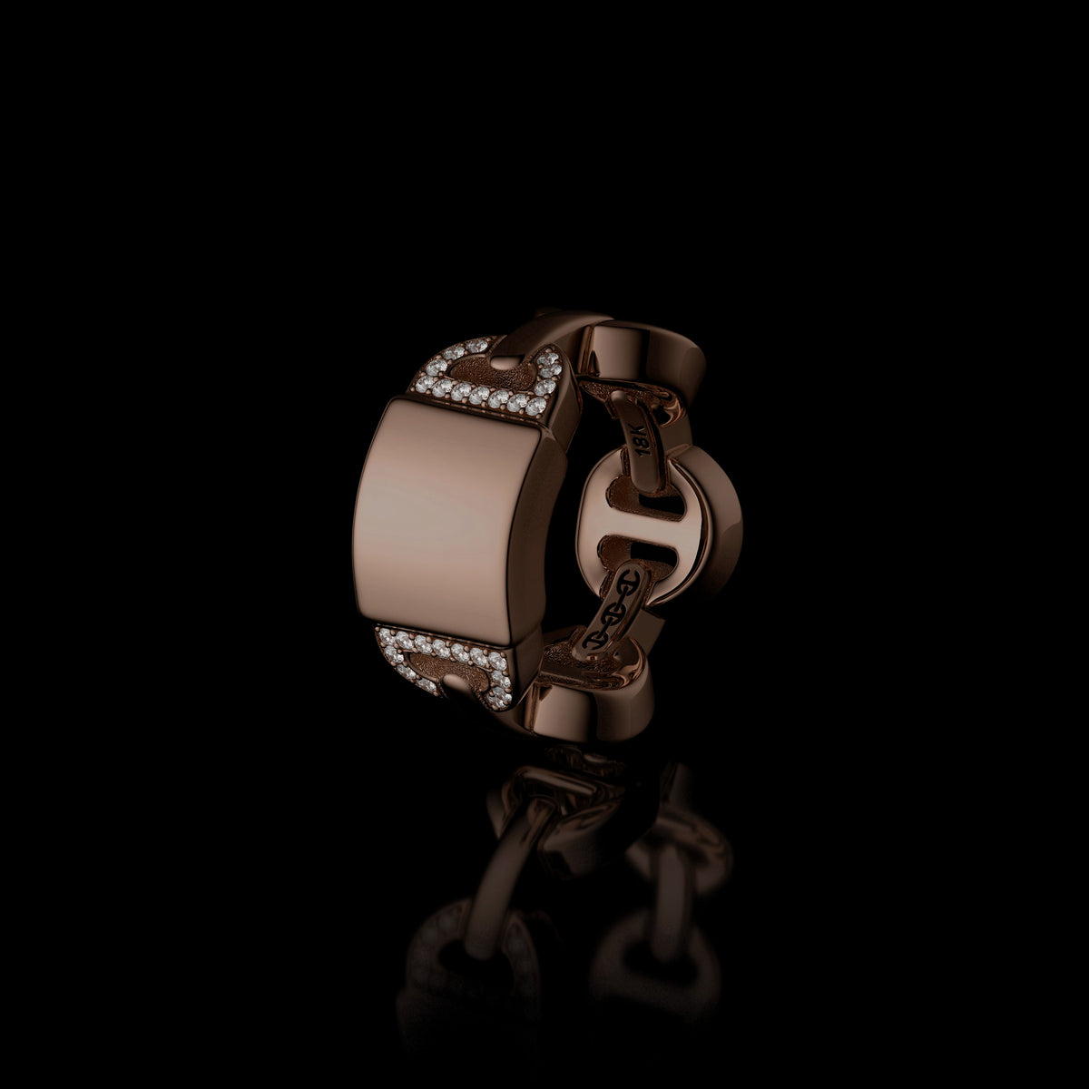 Brute Classic Tri-Link Monogram with Diamonds ring in 18K rose gold, upright view