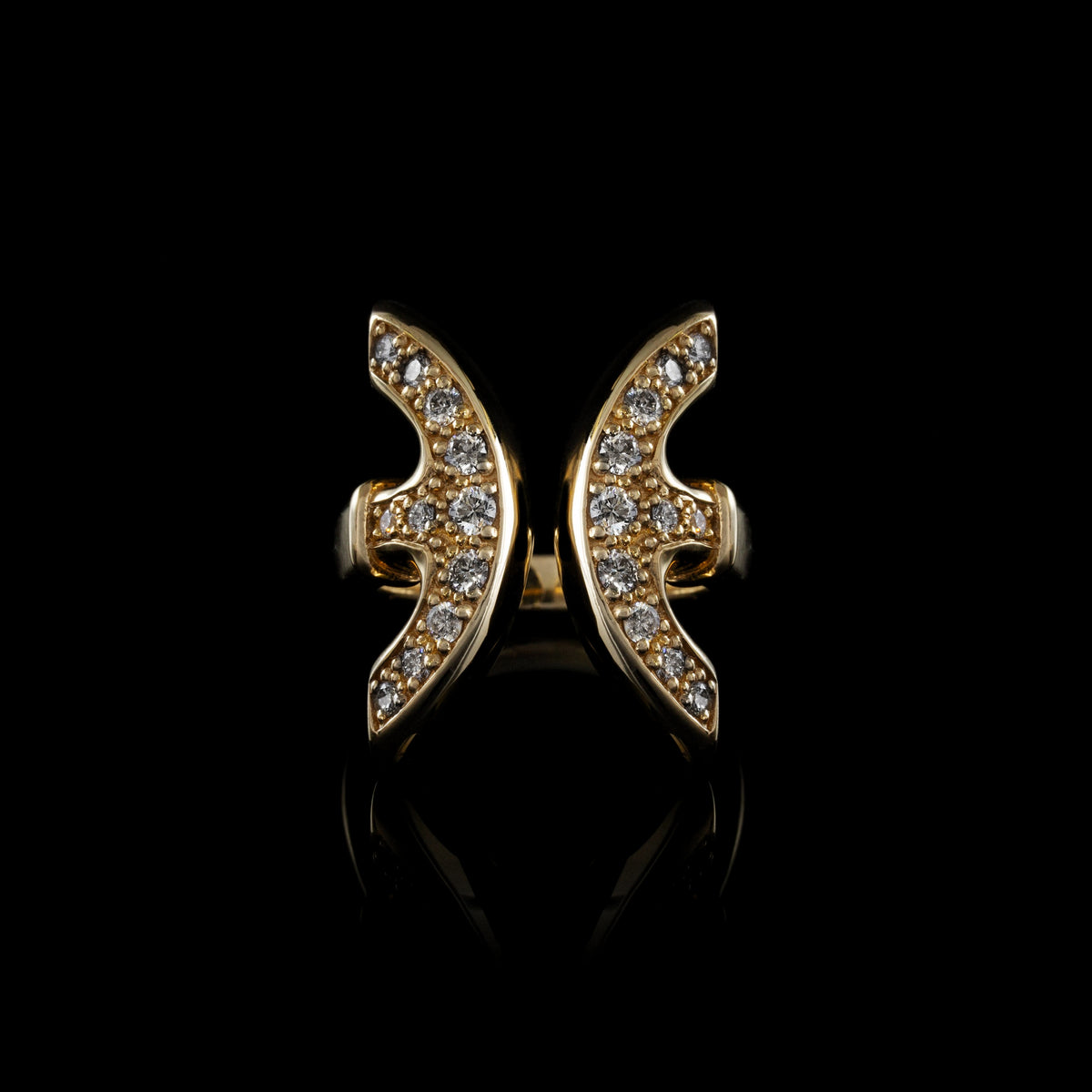 Revere with Diamonds ring in 18K yellow gold by HOORSENBUHS®