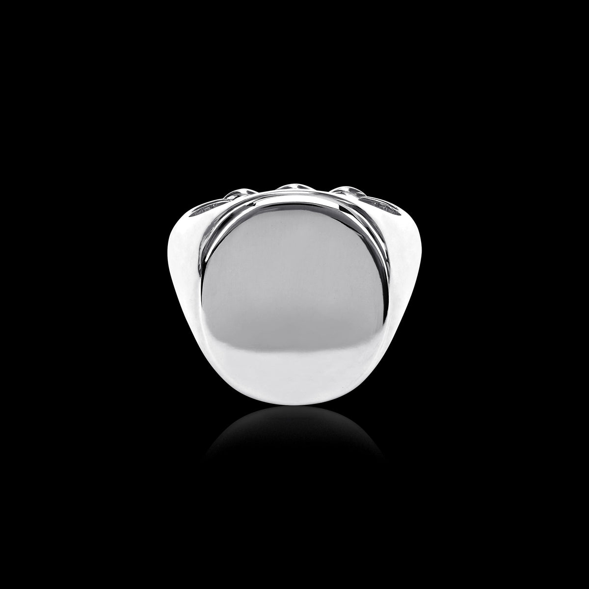 Signet Ring in 18K white gold