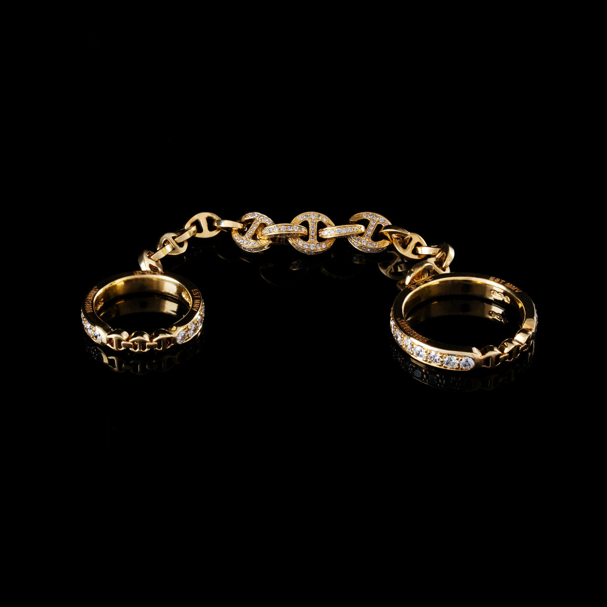 Bonded 3mm Open-Links with Five Link Pave ring in 18K yellow gold by HOORSENBUHS®