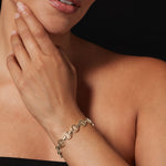 MMV Small Link Bracelet in 18K yellow gold, detail