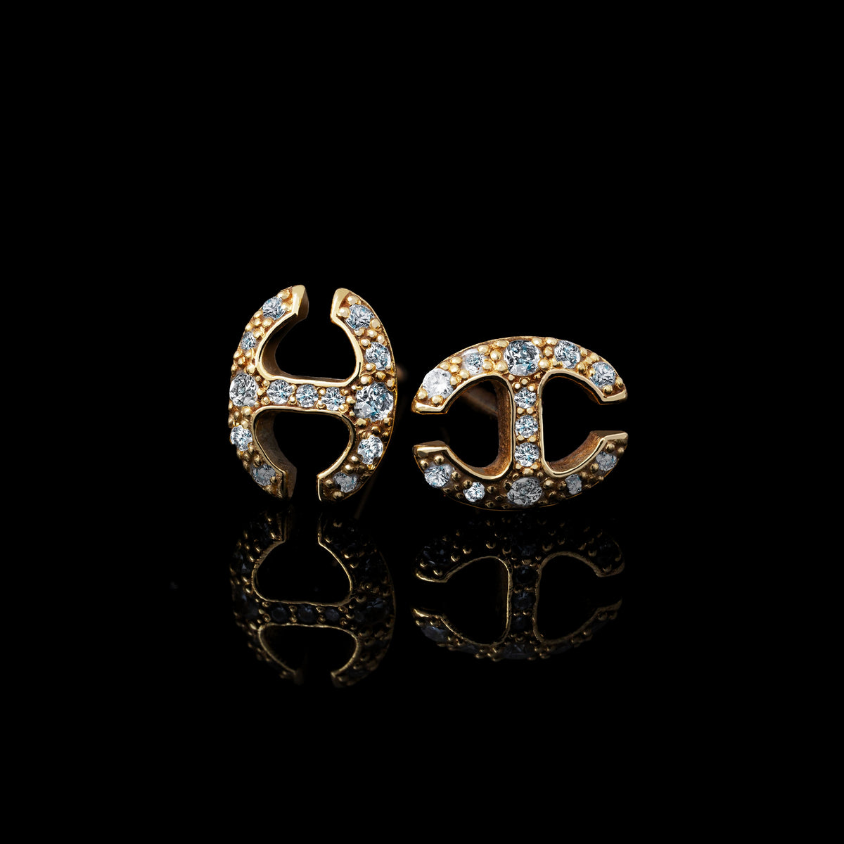 Small Link Studs with Diamonds earrings in 18K yellow gold by HOORSENBUHS®