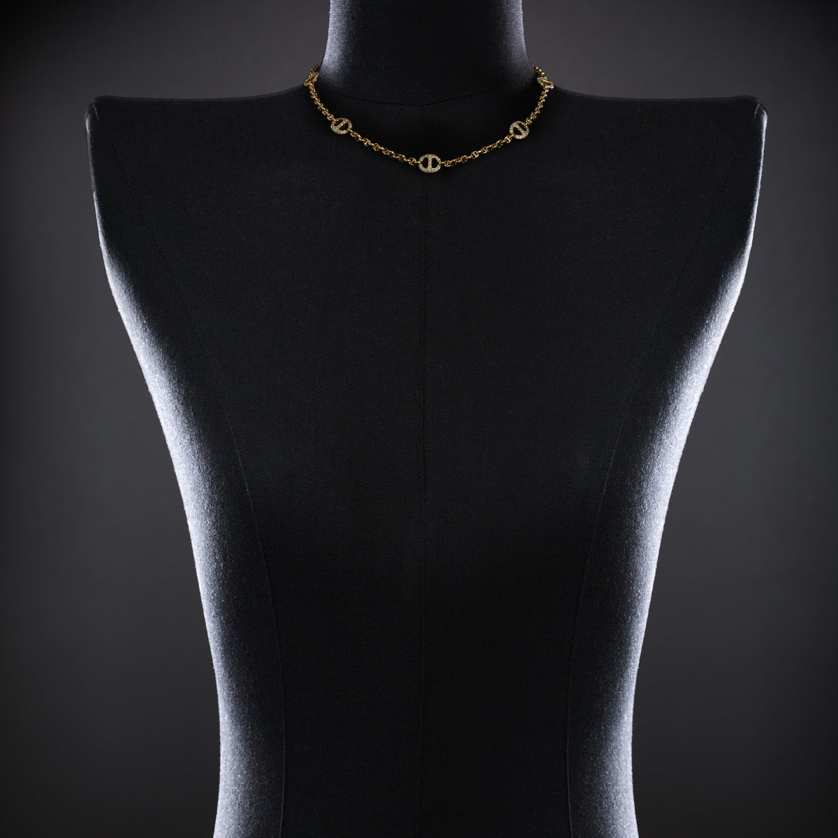 Micro Open-Link™ Necklace with 7, 10mm Stations - 16" in 18K yellow gold