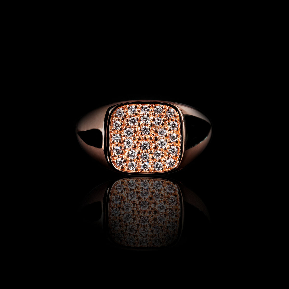 Rectangle Signet Ring with Diamonds in 18K rose gold, view 2
