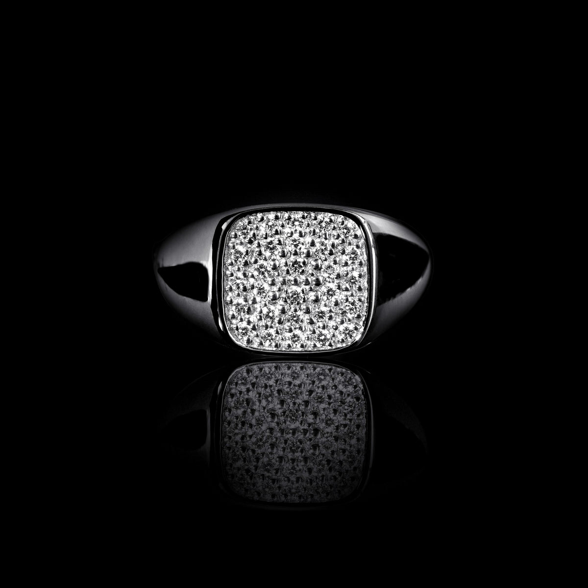Rectangle Signet Ring with Diamonds in 18K white gold, view 2