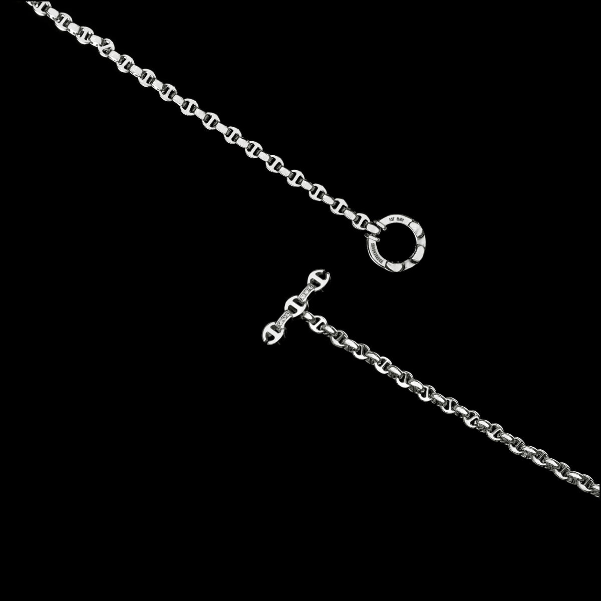Micro Open-Link™ Necklace in sterling silver, toggle closure detail