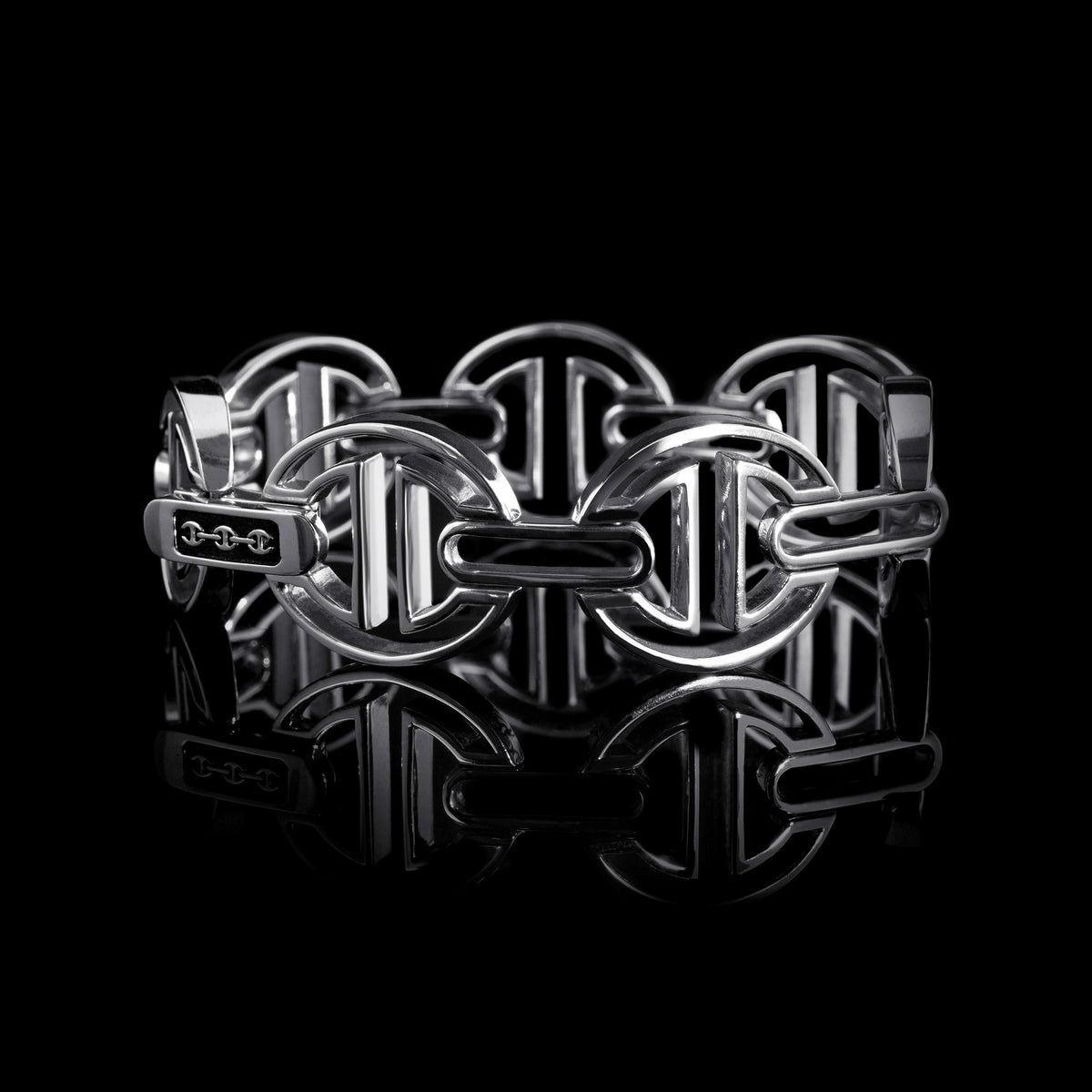 MMV Medium Link Bracelet in 18K gold, view 7
