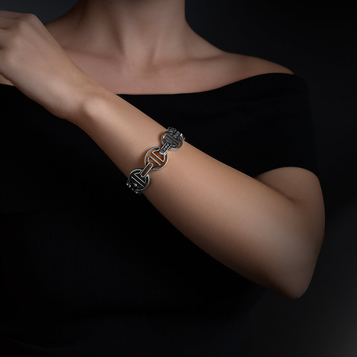 MMV Medium Link Bracelet in sterling silver, worn on the wrist