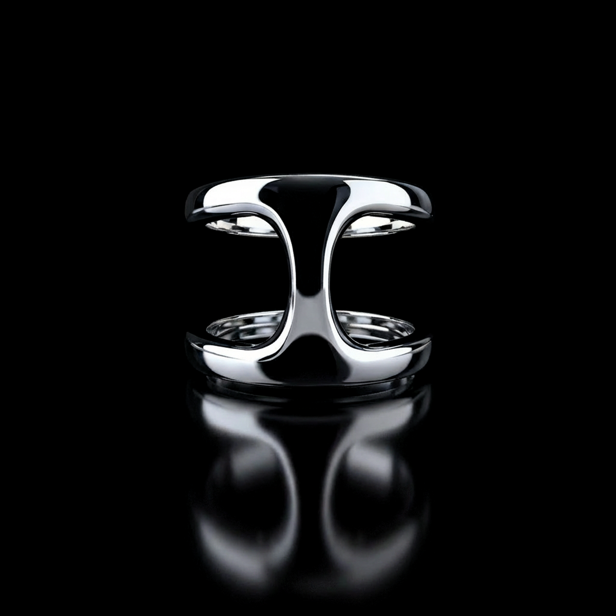 Brute Phantom ring in 18K gold