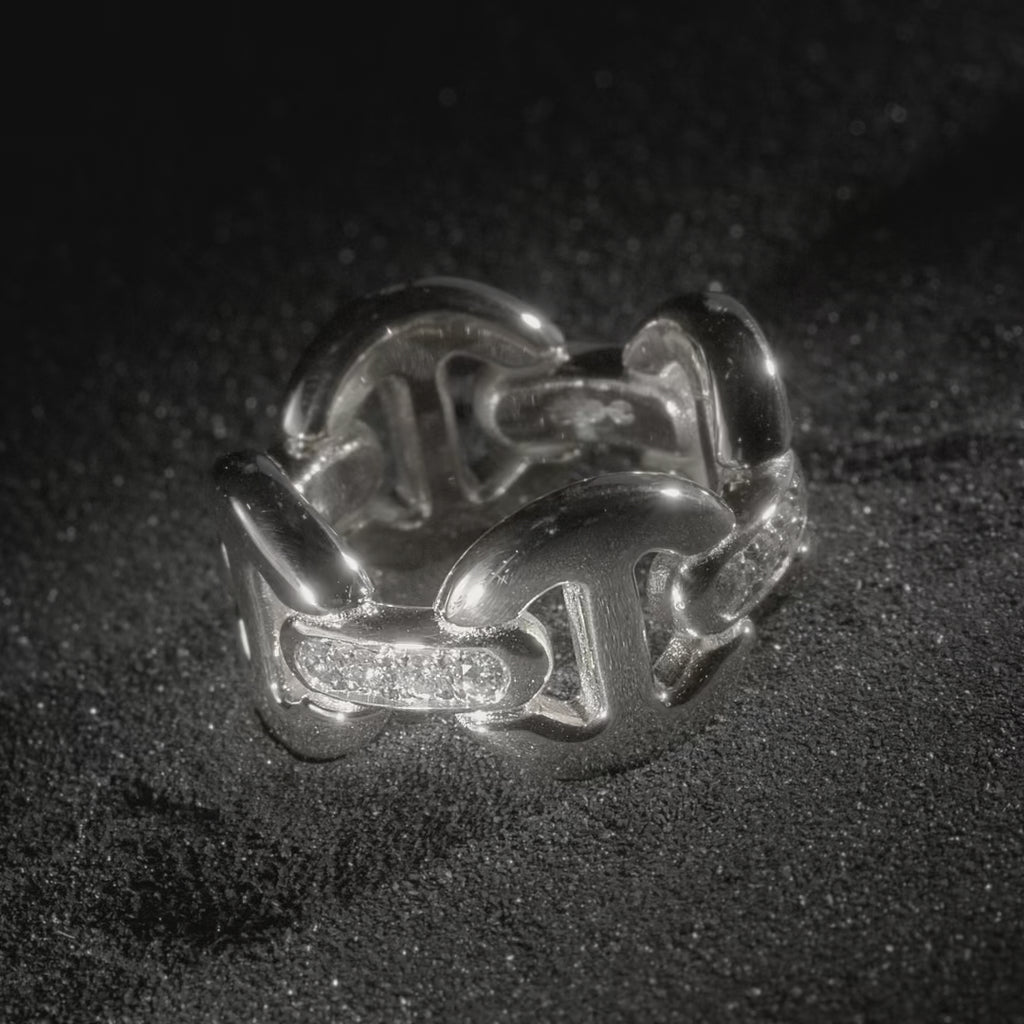 Quad Link with Diamond Bridges ring by HOORSENBUHS®, in motion, view 2