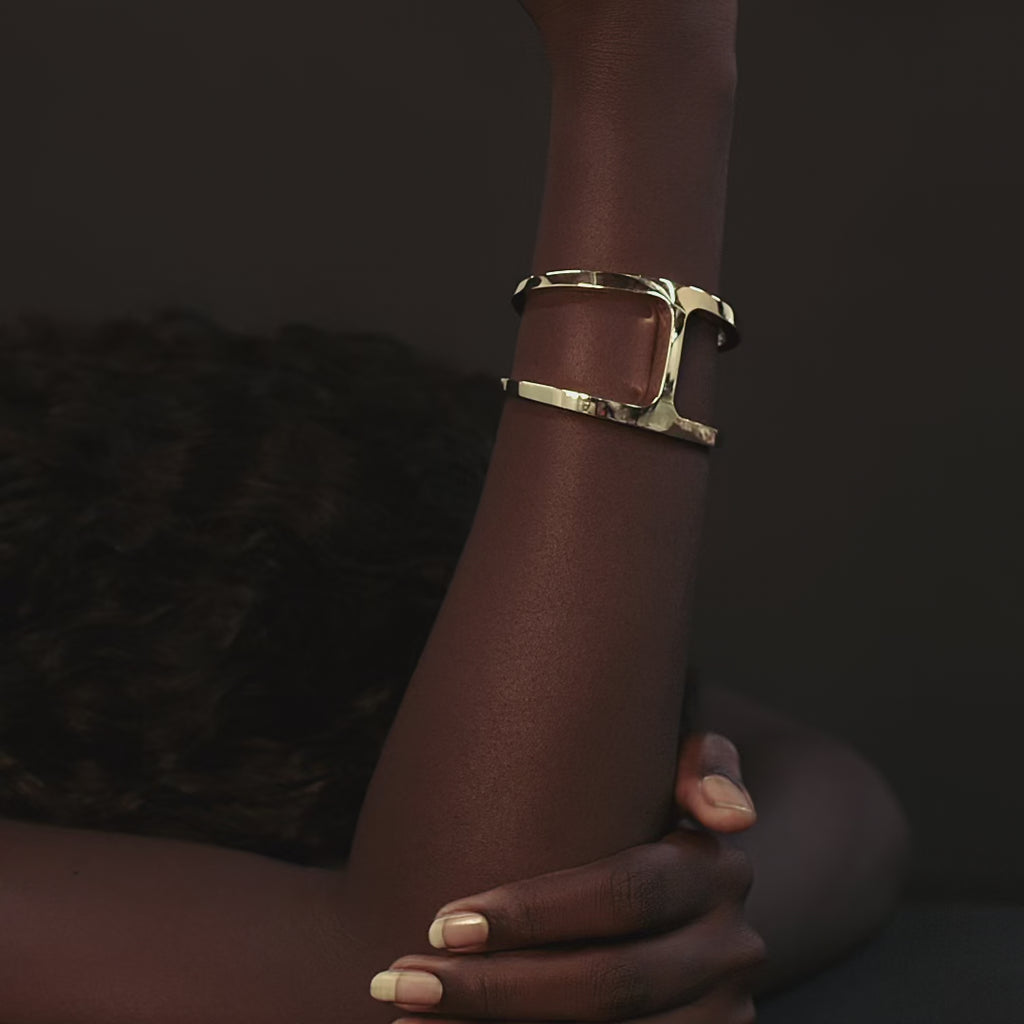 Phantom Cuff by HOORSENBUHS®, in motion
