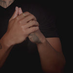 Dame Tri-Link ring by HOORSENBUHS®, in motion