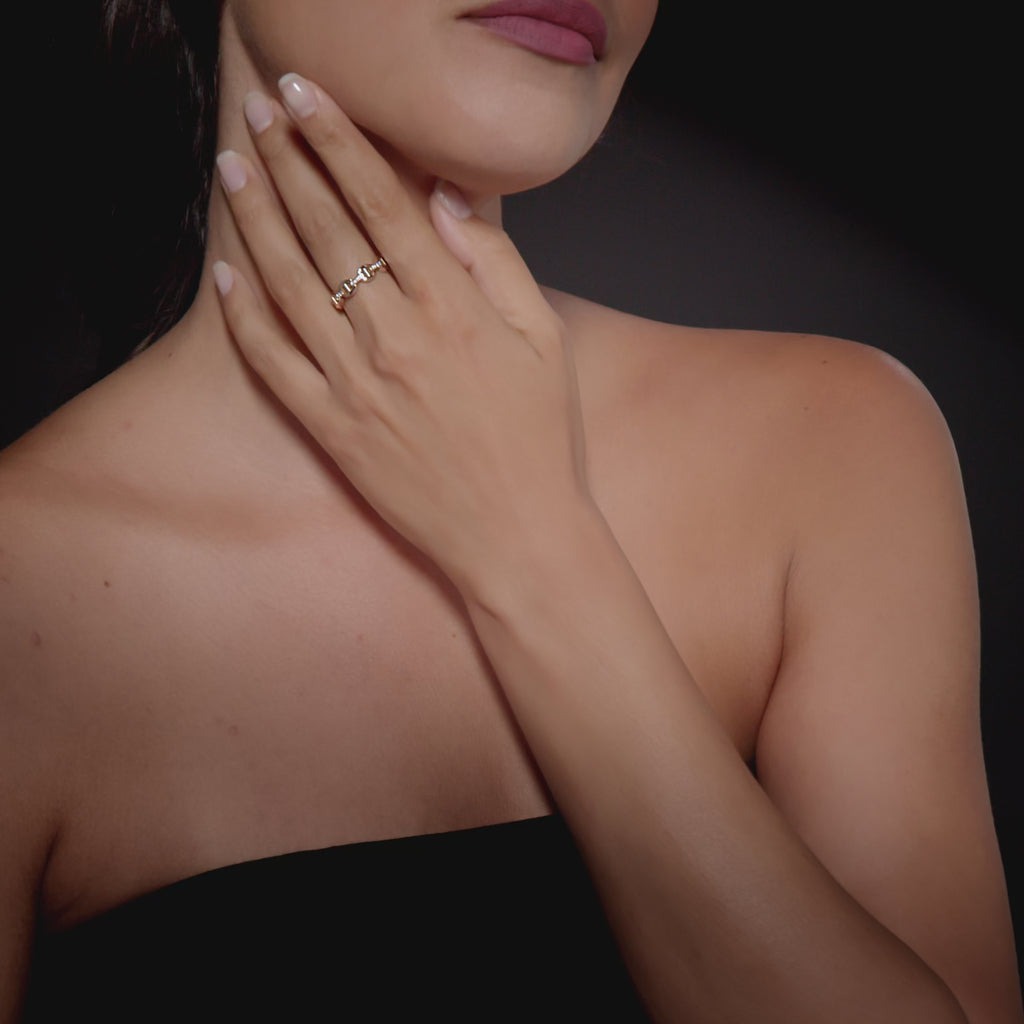 Dame Tri-Link with Diamond Bridges ring by HOORSENBUHS®, in motion