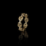 Dame Tri-Link with Diamond Bridges ring in 18K yellow gold, upright view