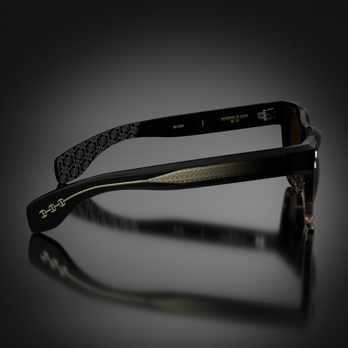 Model I eyewear in Black and Tortoise Fade, side view